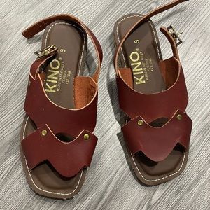KINO sandals size 9 brand new